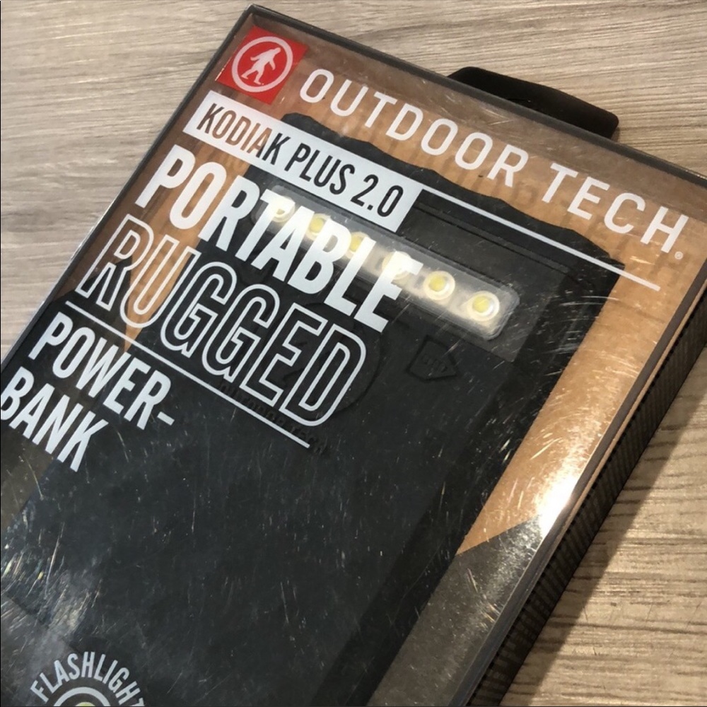KODIAK 2.0
PORTABLE RUGGED
POWER BANK - Picture 5 of 5